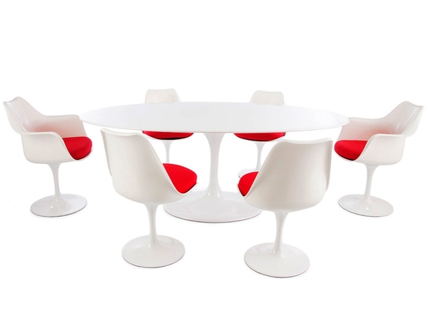 Oval table Saarinen and 6 chairs