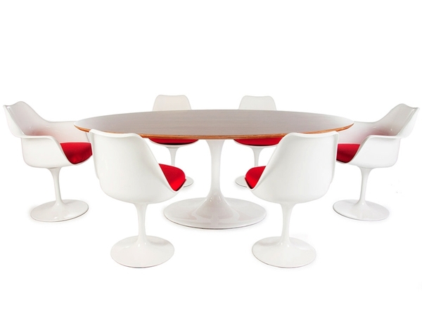 Oval table Saarinen and 6 chairs