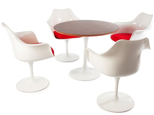 Tulip Table Saarinen and 4 chairs